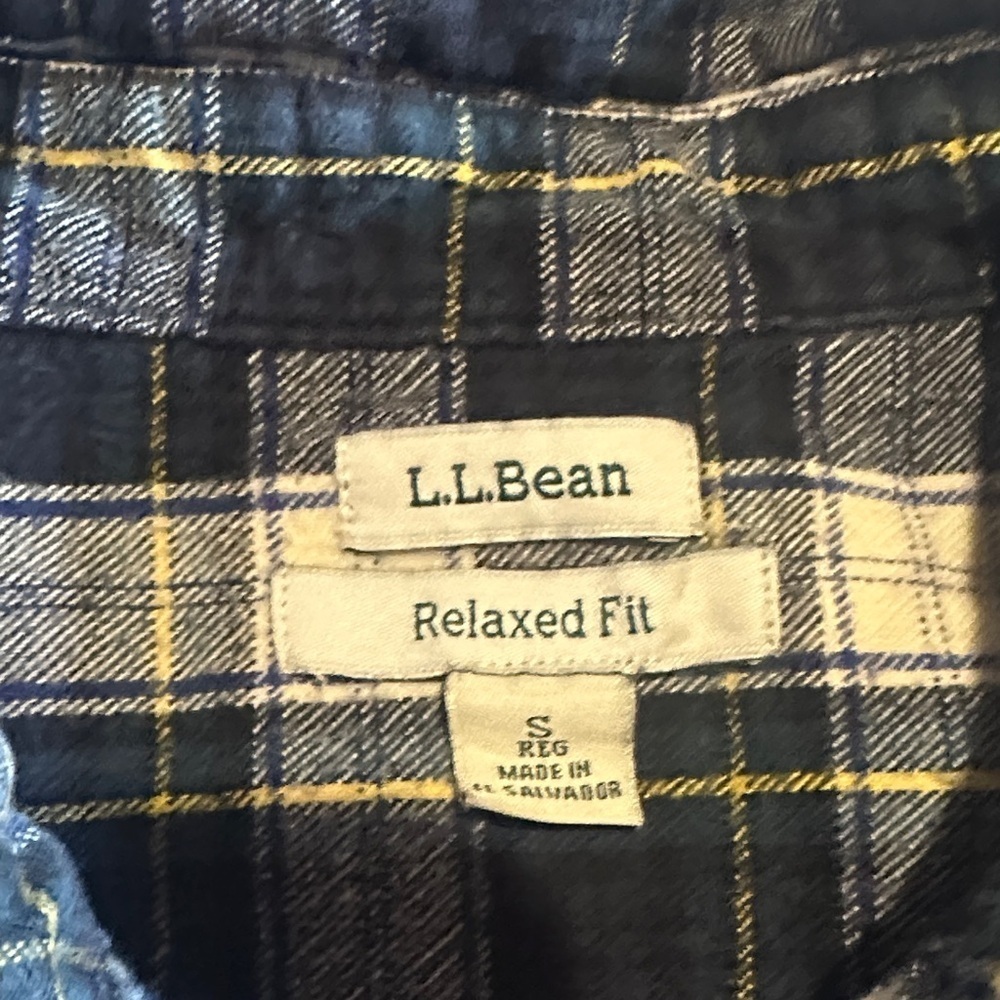LL Bean relaxed fit Plaid Button-Up Shirt 100% cotton green navy and cream - Picture 6 of 9